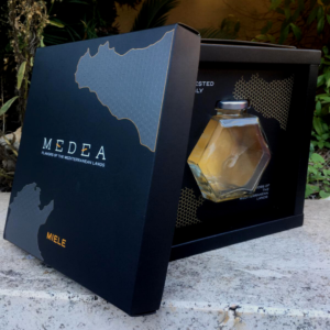 Box con alloggio interno