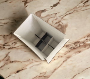 Scatola con interno per bottiglie